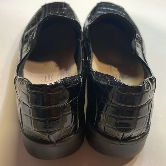 Instreet Womens Black Leather Slip On Alligator Pattern Shoes Sz 7.5 - Picture 4 of 13